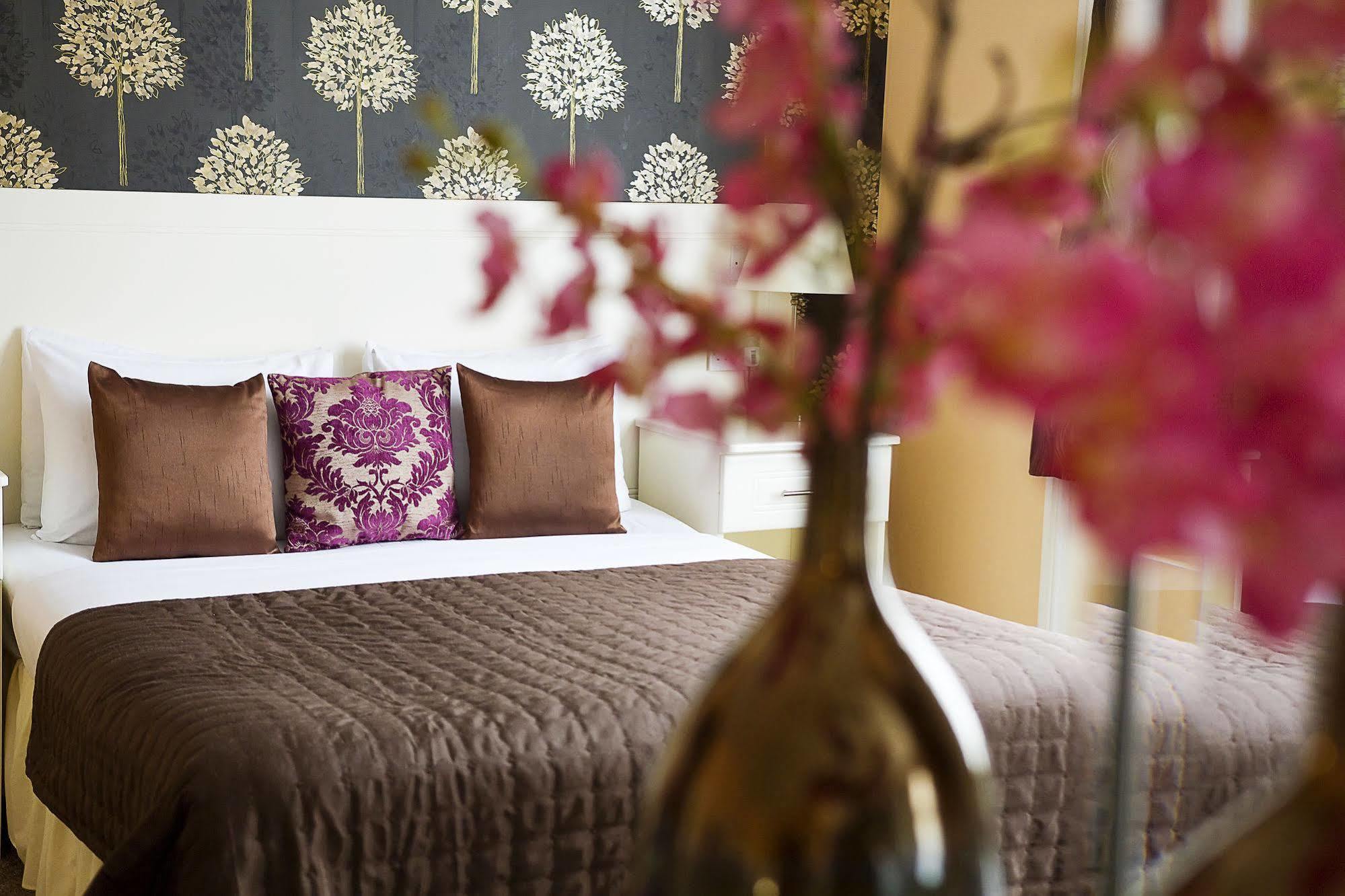 The Abbey House Hotel Reading Exterior foto